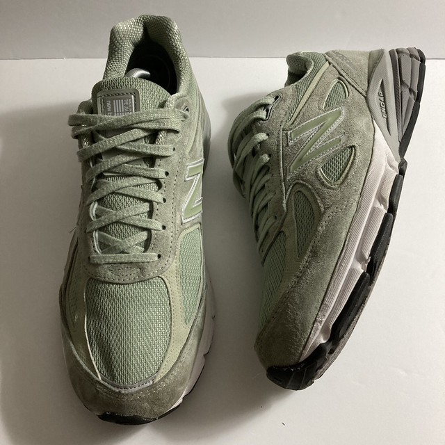 Size 10.5 - New Balance 990v4 New Green 