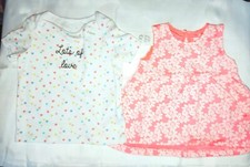 BABY MÄDCHEN PAKET 18-24 MONATE NEU GETUPFTES T-SHIRT OBERTEIL ROSA BLUMEN KLEID
