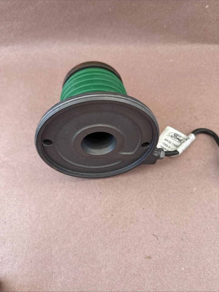 Cilindro esclavo embrague manual Ford Mustang V8 2011-2017 OEM NUEVO BR3Z7A508B Foto 2 de 4