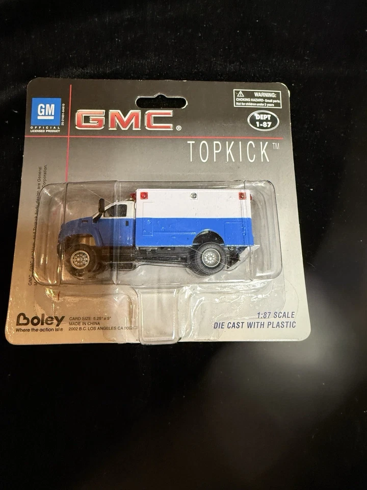 HO Scale Boley  3019-27 GMC Police Ambulance Blue & White - Image 3 of 4