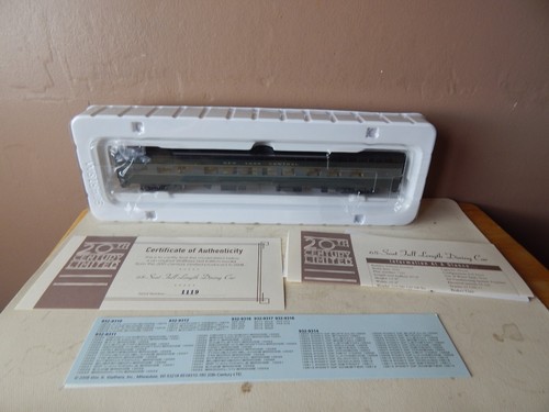 WALTHERS HO Scale New York Central 20th Century Limited 68 Seat Diner Car - Picture 7 of 11