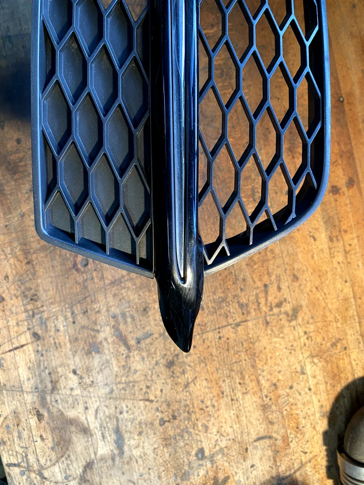 2013-2017 Audi Q5 SQ5 OEM Outer Lower Grille Insert Vent Cover Left 8R0807681S - Image 4 of 4