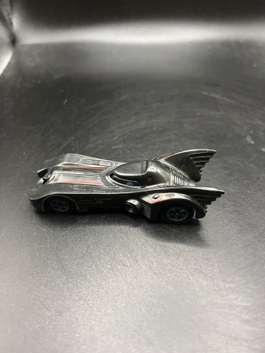 2017 HOT WHEELS DC COMICS BATMOBILE S03 1:64D/C VEHICLE CAR BLACK - NICE - Picture 4 of 7