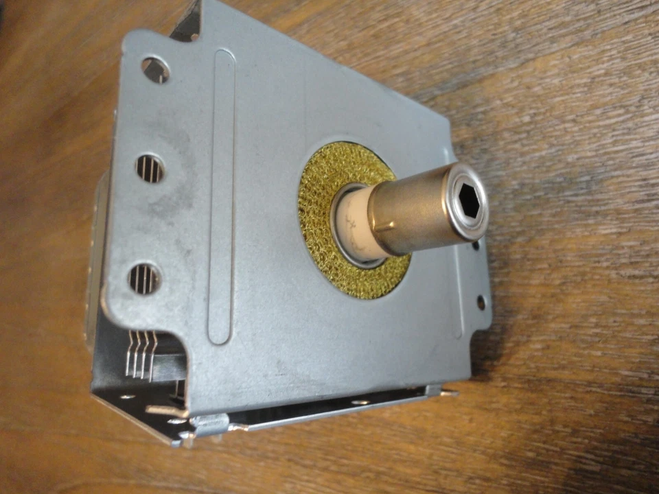 Original Microwave Radiation For Magic Chef Microwave HMM770B / 2M217J - Image 3 of 4