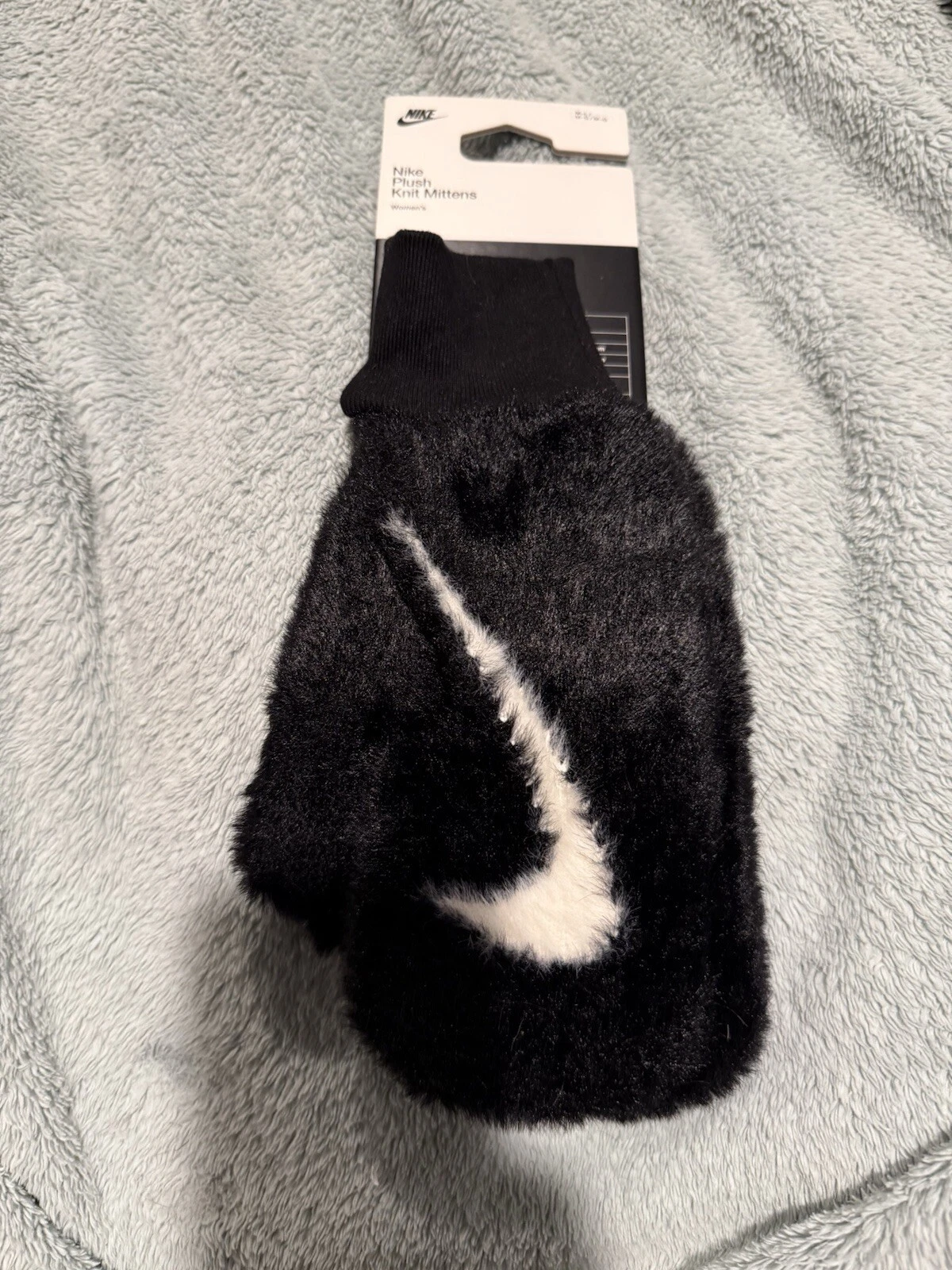 Nike Plush Mittens Gloves Solid Knit Black White Winter Fuzzy Fur Size M/L NWT
