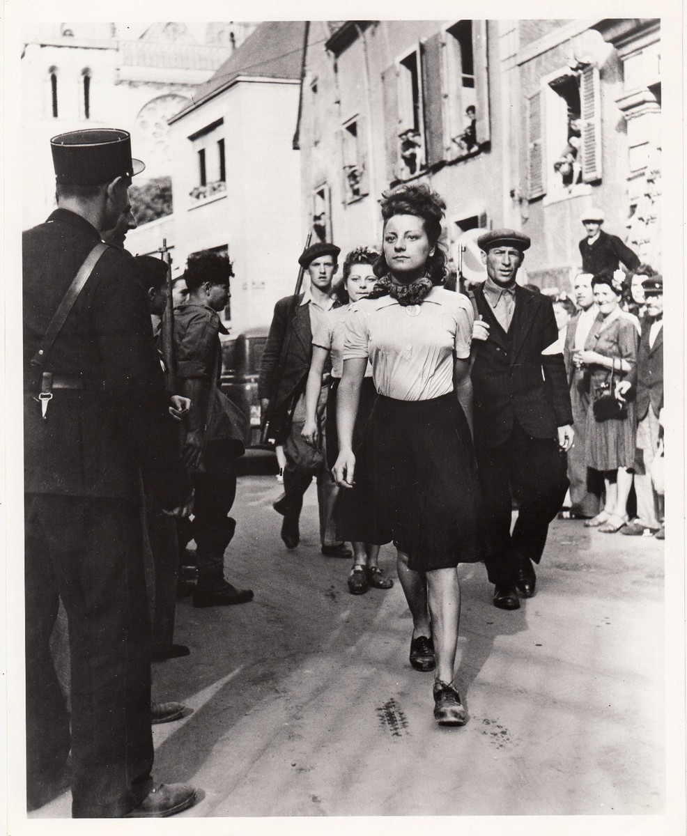 洋書 La France Travaille I, II WORLD WAR II ~ FRENCH WOMEN COLLABORATORS? - 1945 | eBay