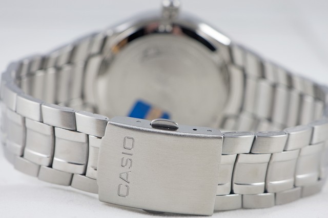 Casio Edifice Ef106d-2av Watch 10 Year Battery 100m for sale online | eBay