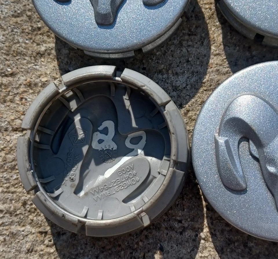 Dodge Caravan Dakota Stratus center cap set of 4, 2002-2011, p/n 0WG23TRMAA - Image 3 of 3