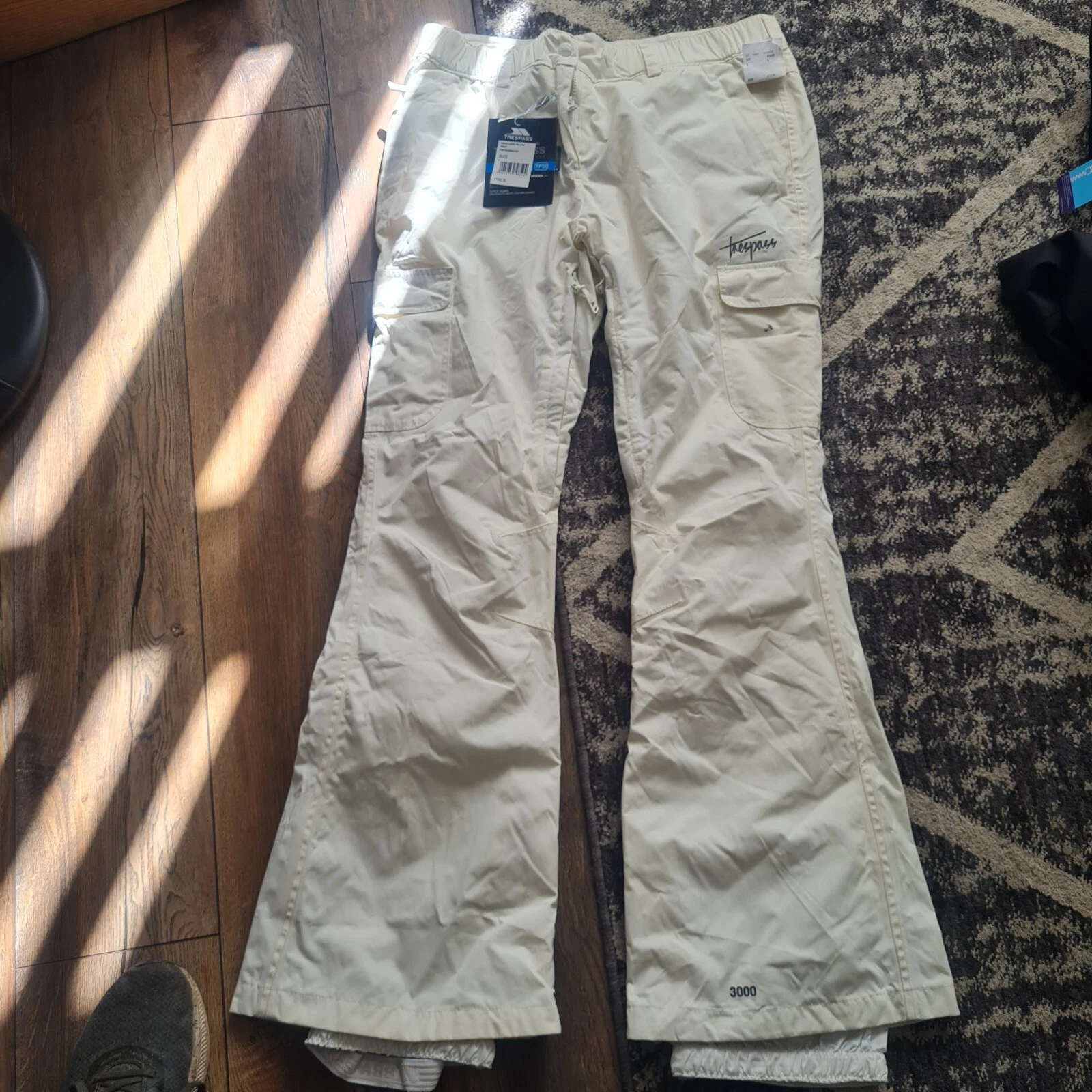 snow trousers