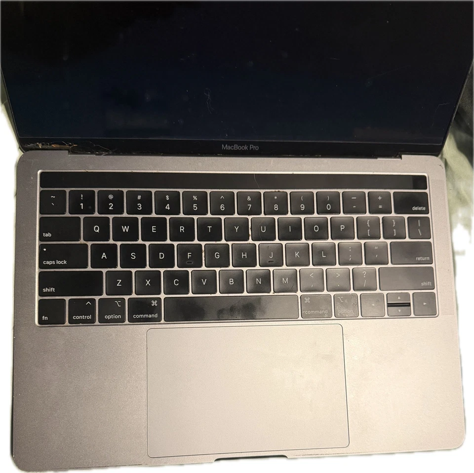 Apple MacBook Pro 13.3" (256GB SSD, Intel Core i5 8th Gen., 2.40 GHz, 8GB)... - Image 3 of 4