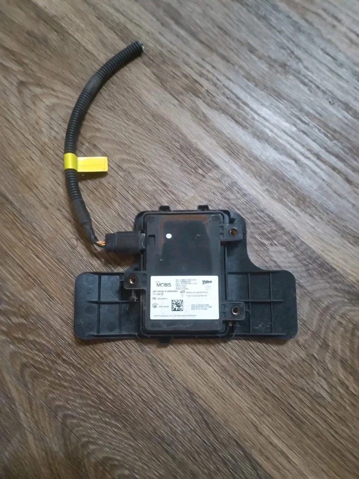 Sensor radar punto ciego trasero izquierdo Hyundai Tucson LH 2015-2018 95811-D3002 Foto 4 de 4