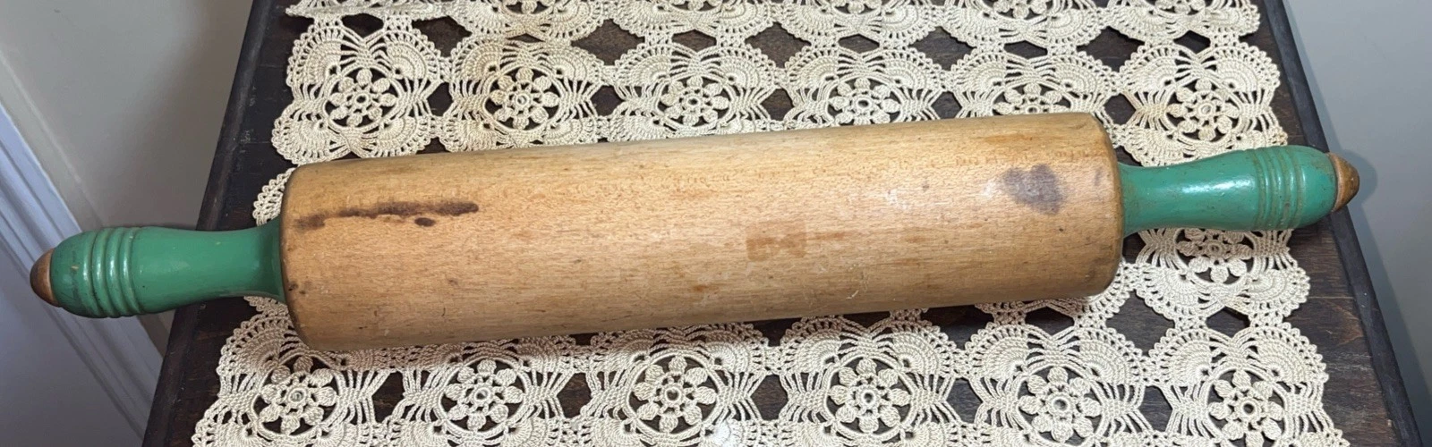 Vtg 1940’s Wooden Rolling Pin Farmhouse Cottage Green Handles 17.5”Lx8”C
