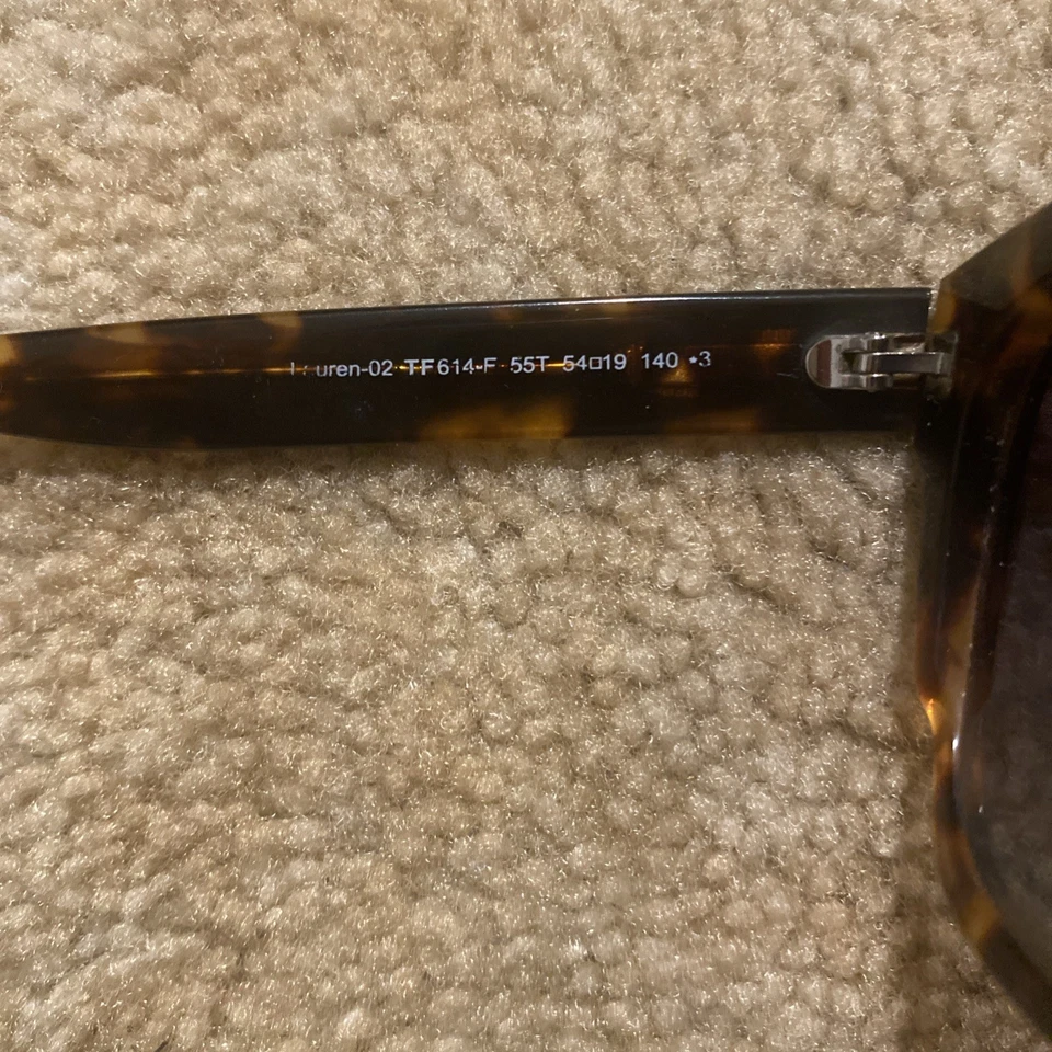 Óculos de sol Tom Ford TF614-F 01C olho de gato - Imagem 4 de 4