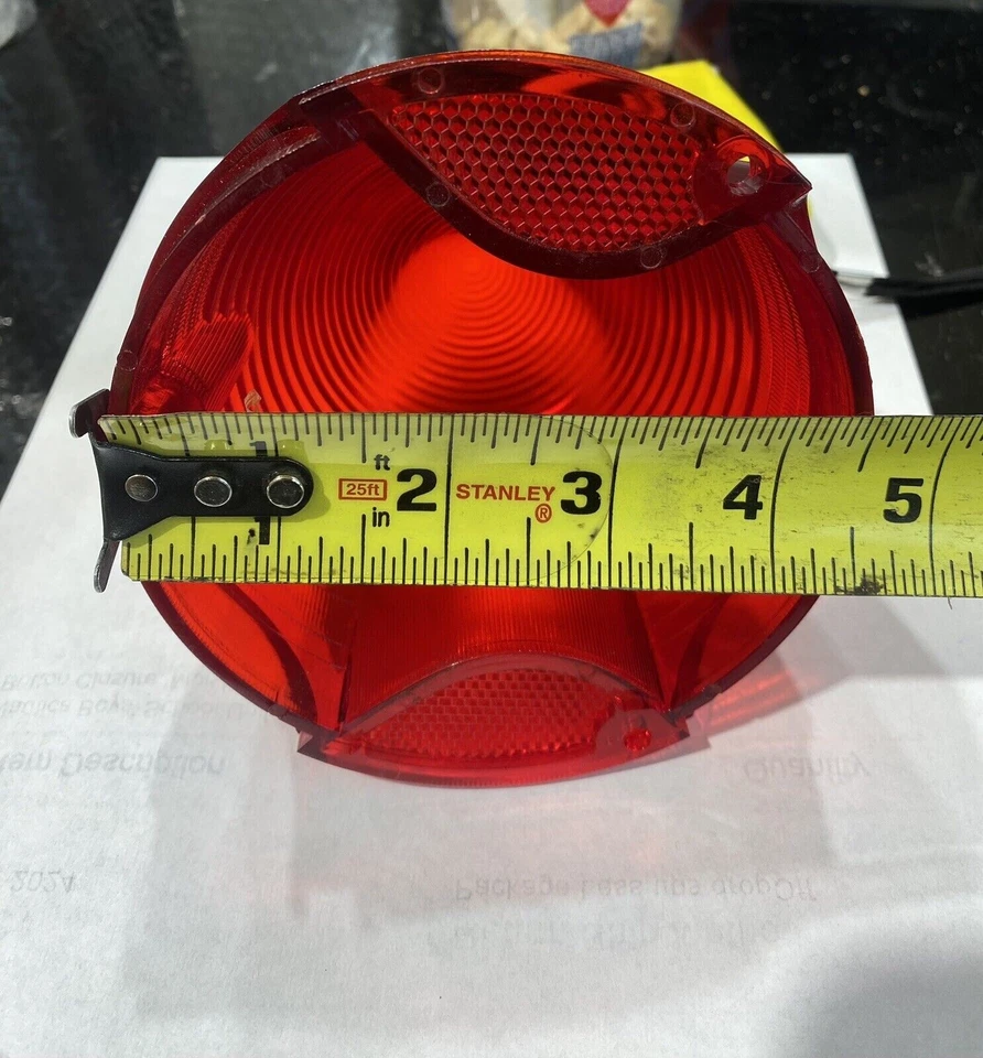 Oldsmobile 88 1956, lente de luz trasera Super 88. Foto 4 de 4