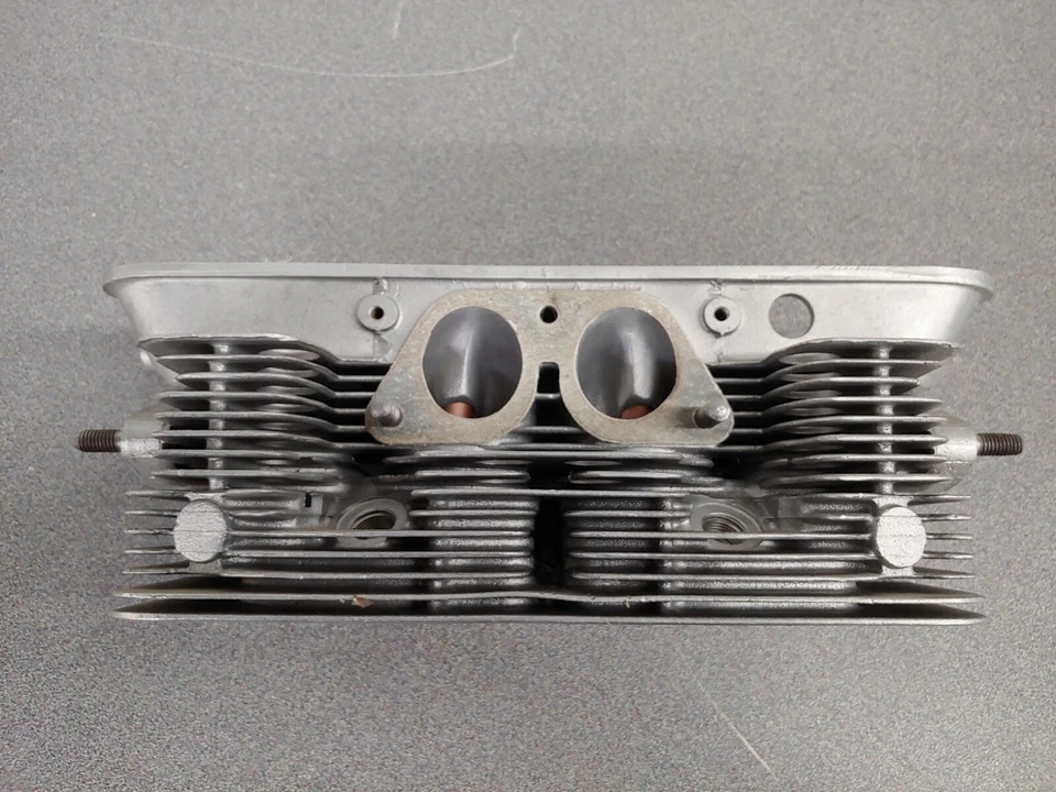 USED ORIGINAL GENUINE PORSCHE 912 CYLINDER HEAD NLA 1969 ONLY #74 CRACK - Image 4 of 4
