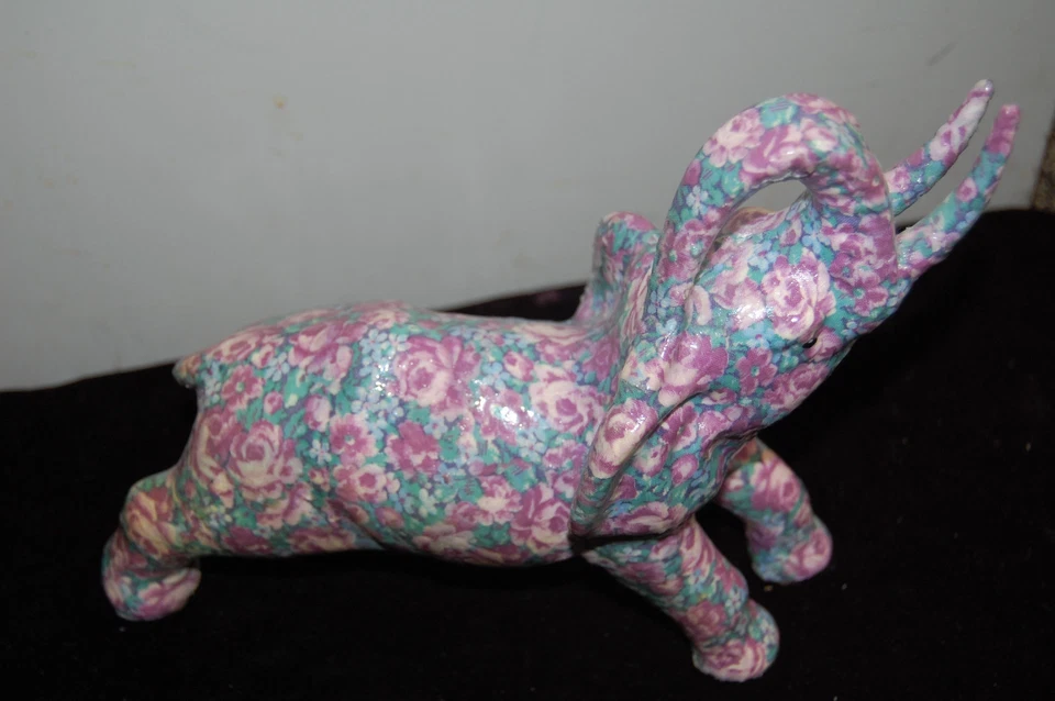 Декупаж с цветочным рисунком слон хобот вверх, бивни 10 дюймов подпись S8715 - Изображение 2 из 4