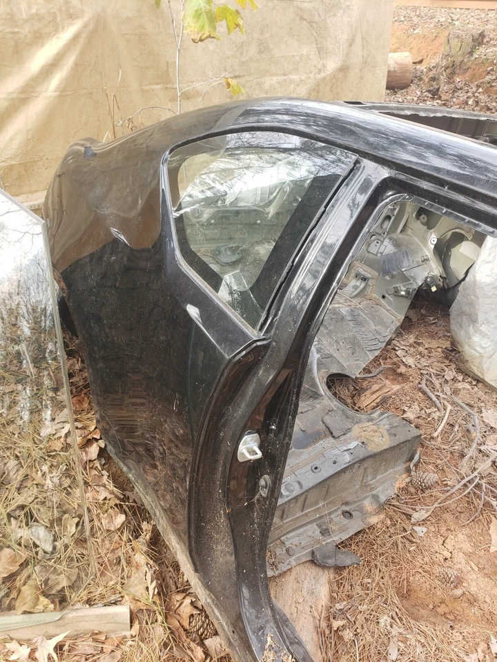 Scion Tc 2012 fragmento de la parte trasera del coche Foto 2 de 3