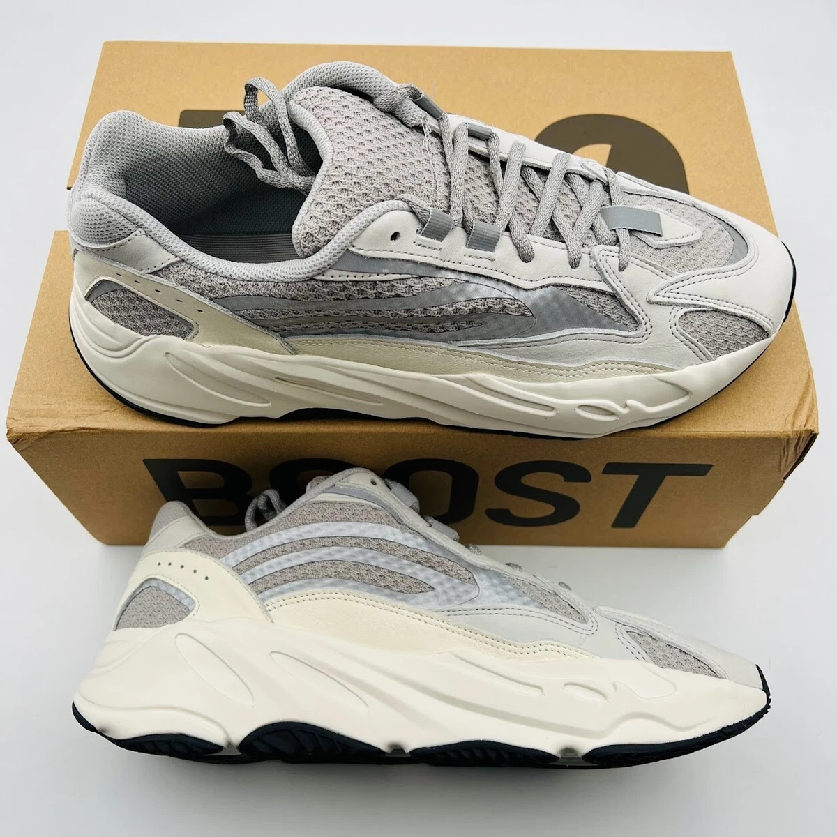 【新品】adidas YEEZY BOOST 700 V2 Static