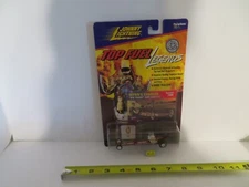 Johnny Lightning Top Fuel Legends Wynn's Charger 1966 Don Garlits 1998 MOC