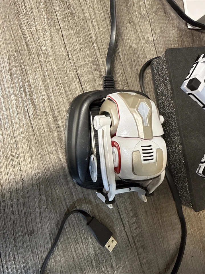 ANKI COZMO Robot Interactivo Juguete Completo Cosmo Cubos Cargador Caja 300-00046 Foto 2 de 4