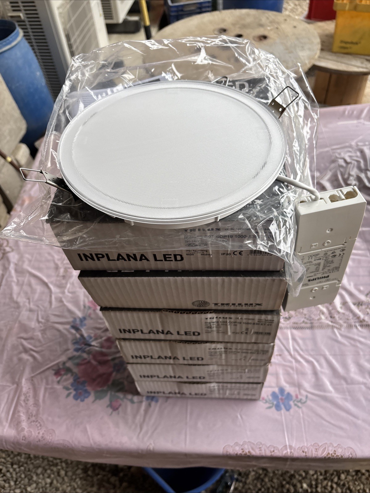 Plafonniers LED TRILUX Inplana C07 à haute efficacité énergétique et lumière anti-éblouissement
