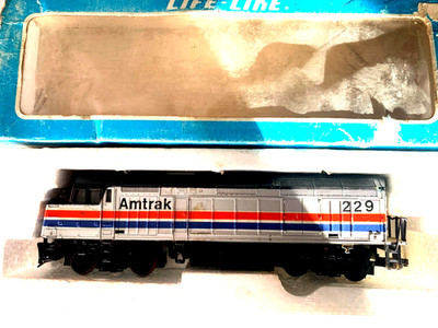 LIFE-LIKE TRAIN - SPUR HO SILBER AMTRAK '229' LOKOMOTIVE GEPRÜFT LÄUFER