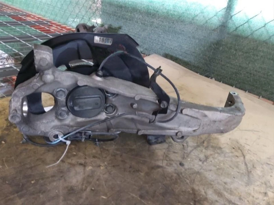 2014-2019 Infiniti Q70 Front Left Driver Spindle Knuckle Assembly Oem 14-19 - Image 2 of 4