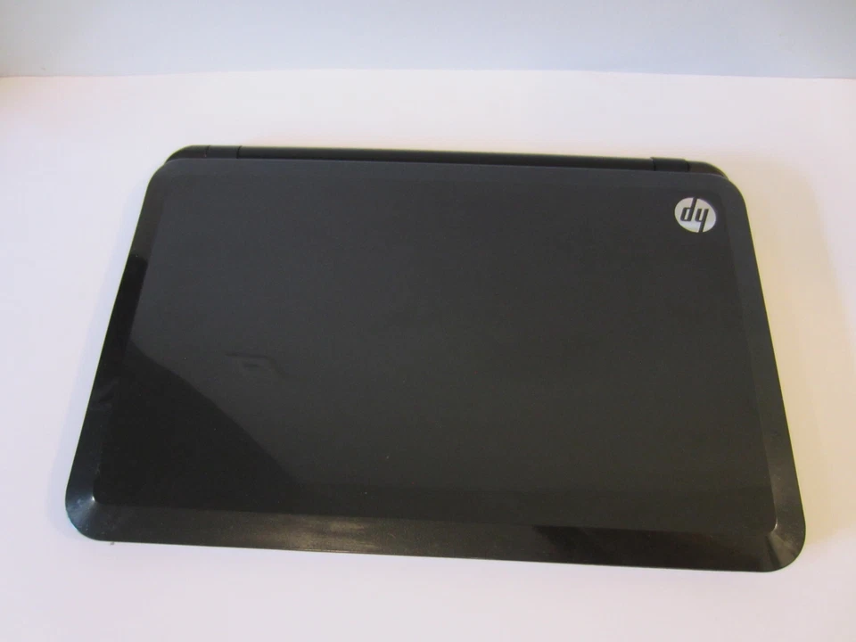 HP Pavilion 15-b168ca Sleekbook 15.6" AMD Quad Core A8-4555M 1.6GHz AS-IS Repair - Image 4 of 4