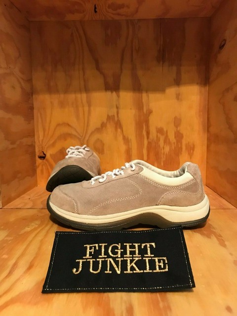 cabelas running shoes