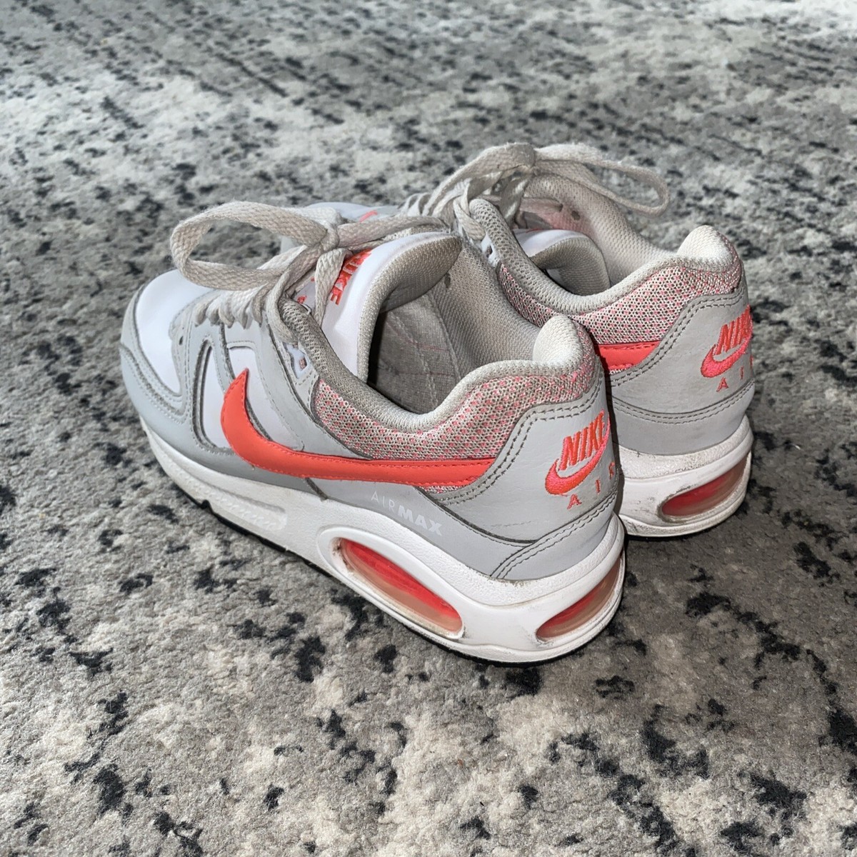 WOMEN'S NIKE AIR MAX COMMAND HYPER PUNCH SNEAKERS - SIZE 6