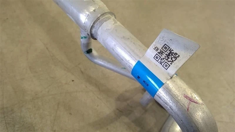 Manguera tubería Lincoln MKC 2019-2021 estado aire acondicionado GV61-19E881-KF Foto 4 de 4