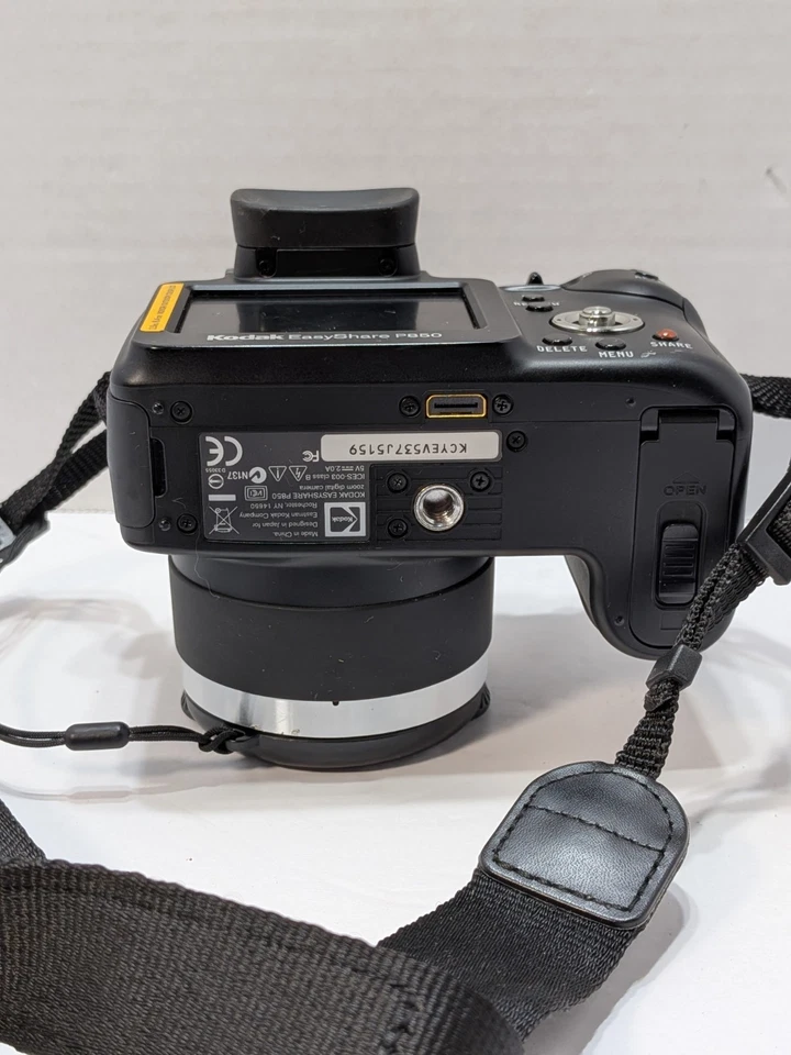 Kodak EasyShare P850 5.1MP Digital Camera FOR PARTS Needs Battery And Charger - Image 4 of 4