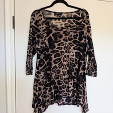 Karen Kane Women's Leopard Print 3/4 Sleeve Asymmetrical Hem Tunic Top