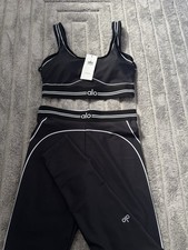 Alo Women's Yoga Gym Set Black and white