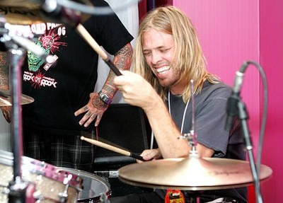 Drummer Taylor Hawkins of Foo Fighters performs during the 2007 MT- Old Photo 3