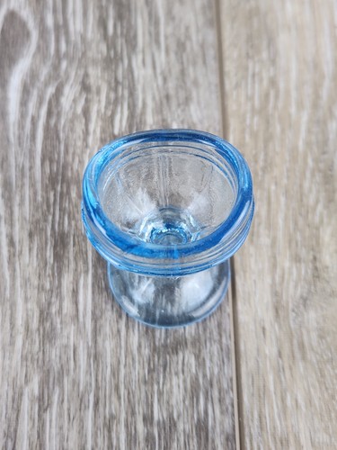 Blue UV Reactive Glass Glow Ribbed Eye Wash Cup - Glows PINK! - Picture 6 of 7