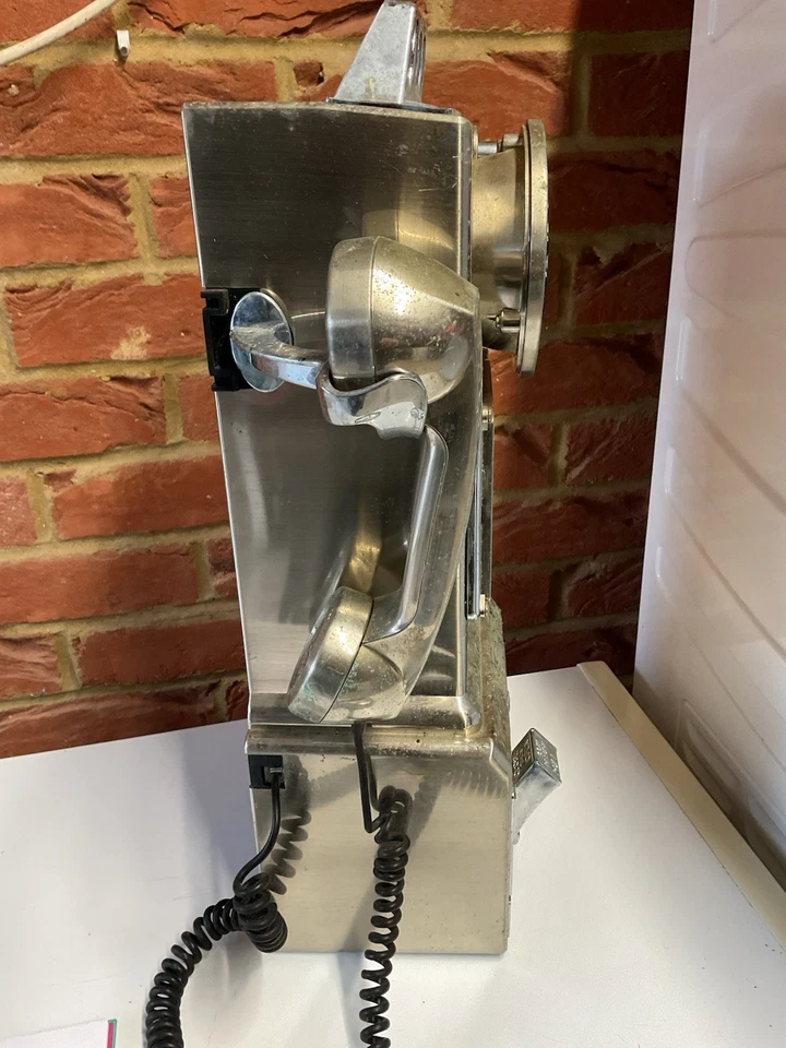 Coin Telephone Wild and Wolf Silver Plated Money Clip - Image 3 of 4