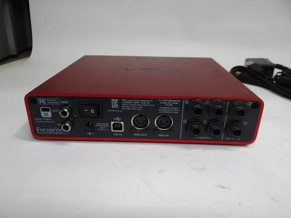 Interfaz de audio Focusrite Scarlett 6i6 Foto 4 de 4