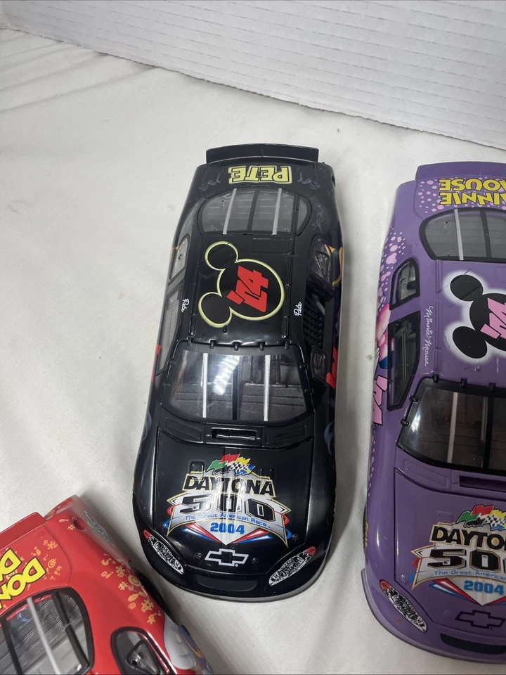 Lote de 5 Disney 04 NASCAR Daytona 500 1:24 Mickey Minnie Mouse Donald Goofy Pete Foto 4 de 4