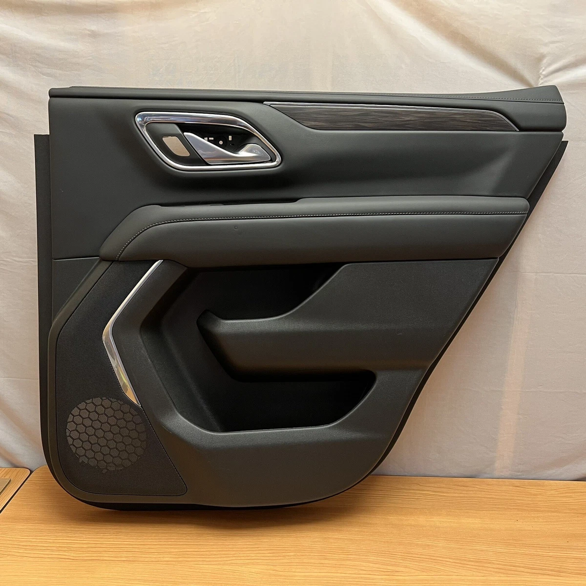 Chevy suburban door panel deals