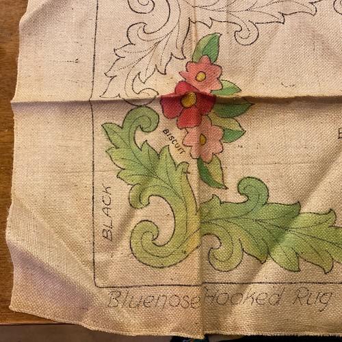BLUENOSE HOOKED RUG PATTERN #2047 MULTI FLORAL BURLAP 24X36 USA 1940’s - Picture 3 of 7
