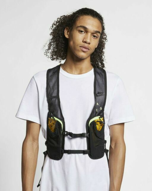 Nike MEN'S ACG Hydration Vest Trail Hiking Running SIZE S/M