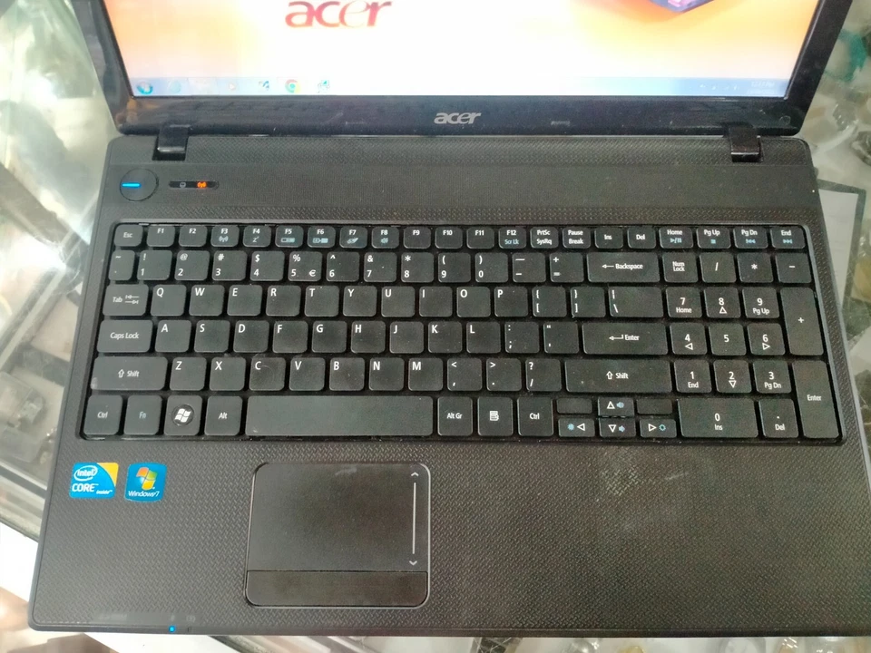 ACER ASPIRE 5742 SERIES PEW71 WINDOWS 7 HOME PREMIUM 4GB RAM 500GB HDD / I3 - Image 2 of 4