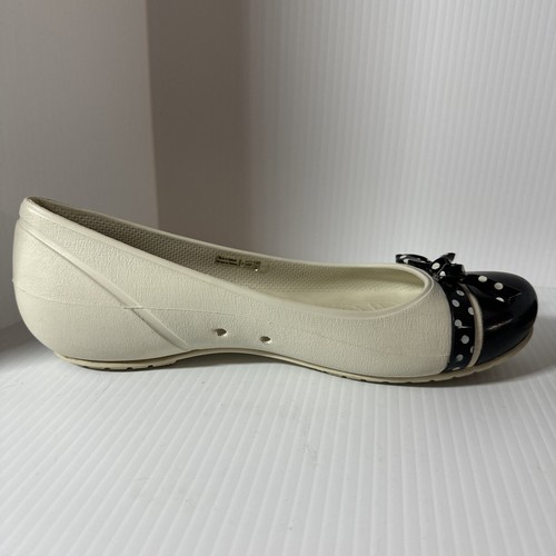 Crocs Cap Toe Bow Ballerinas Damengröße 9 Rockabilly schwarz Stuckpunkte entspannt - Bild 12 von 18