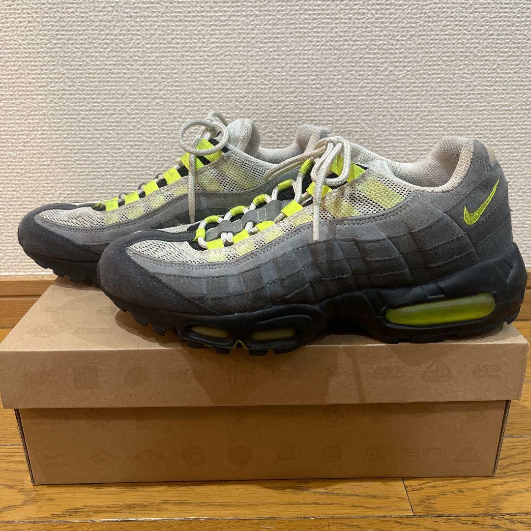 grey and neon green air max 95