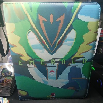 Rayquaza Pokemon Smaragd 8-Bit Gameboy Zip Up Karten Mappe inkl. Pack Seiten
