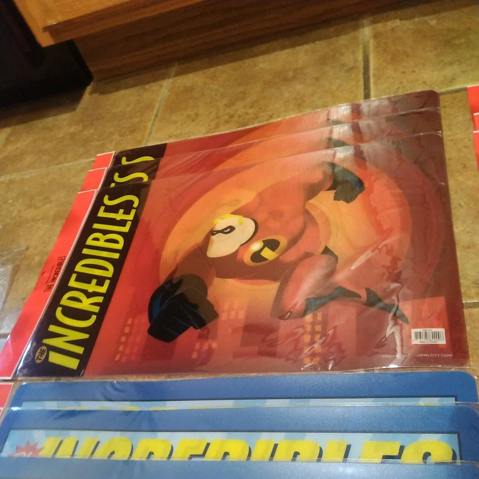 RARO Lote de 11 manteles individuales NUEVOS SELLADOS de colección Disney Pixar Los Increíbles 4 tipos Foto 3 de 4