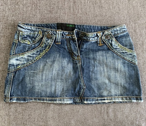 M-one-11 LOW RISE DENIM MINI SKIRT Sz 8 Y2K 90s vintage embroidered HIPSTER
