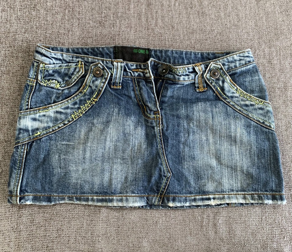 M-one-11 LOW RISE DENIM MINI SKIRT Sz 8 Y2K 90s vintage embroidered HIPSTER