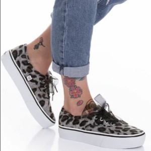 vans authentic leopard print